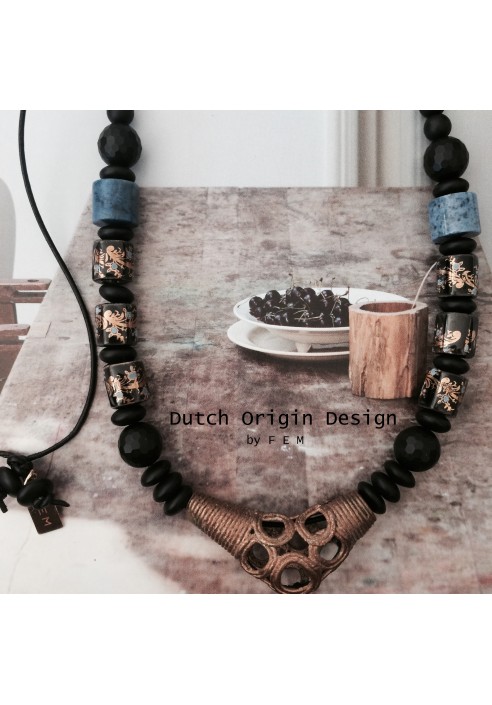 Necklace: Japanese Blue €89,-