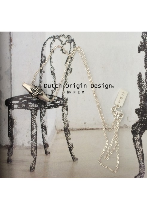 Necklace: Iconic €99,-