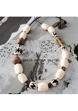 Necklace: Journey €69,-