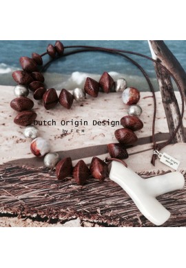 Necklace: Bali & Coral €69,-