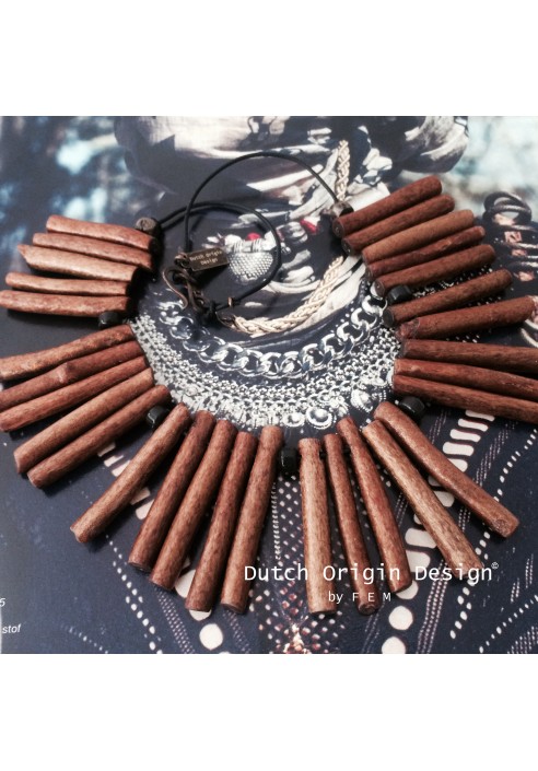 Necklace: Natural Coral Glow 